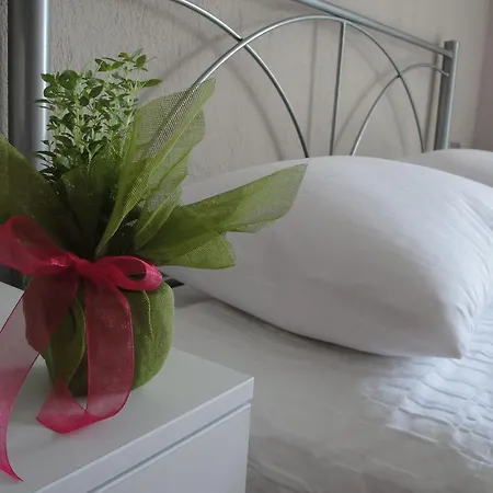 Amaryllis Studios Аспровальта